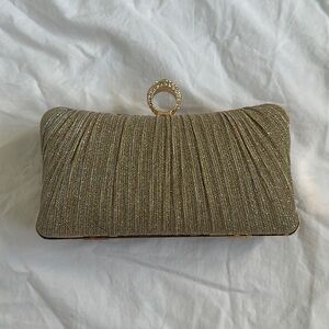 Formal vintage style gold clutch with removable chain